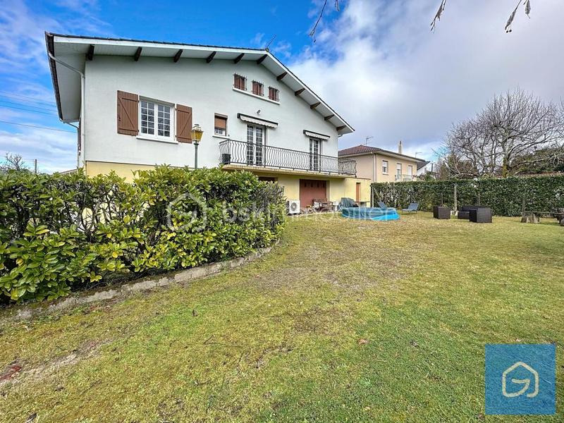 Maison - 173 m² - 9 pièces