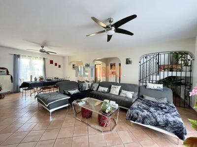 Villa - 200 m² - 9 pièces