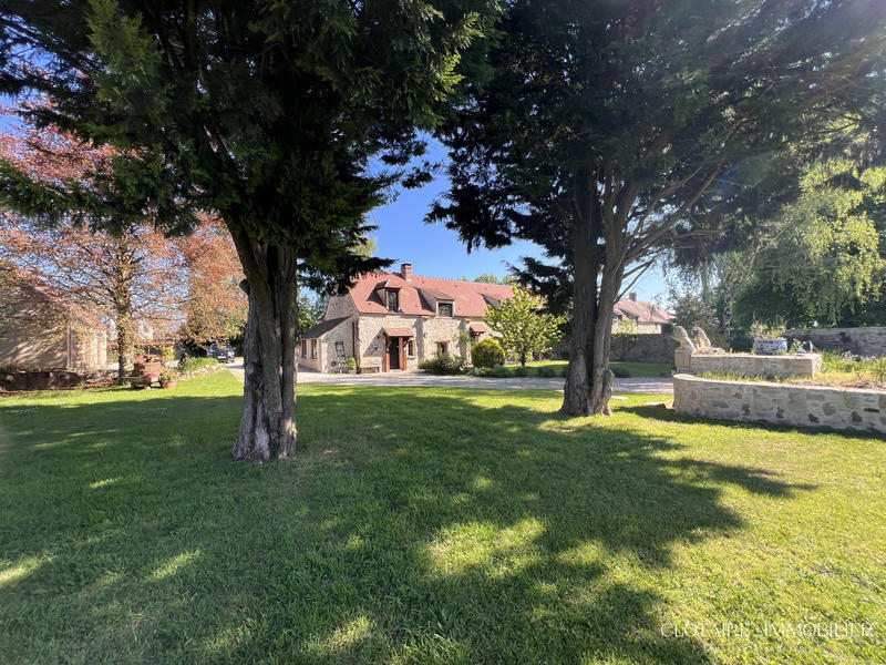 Maison - 204 m² - 5 pièces