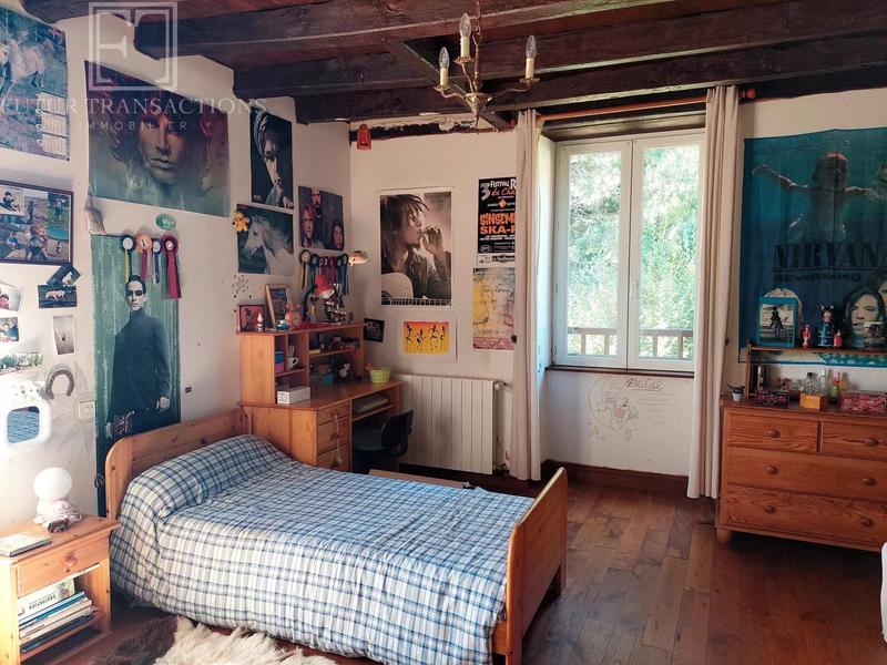 Maison - 137 m² - 6 pièces