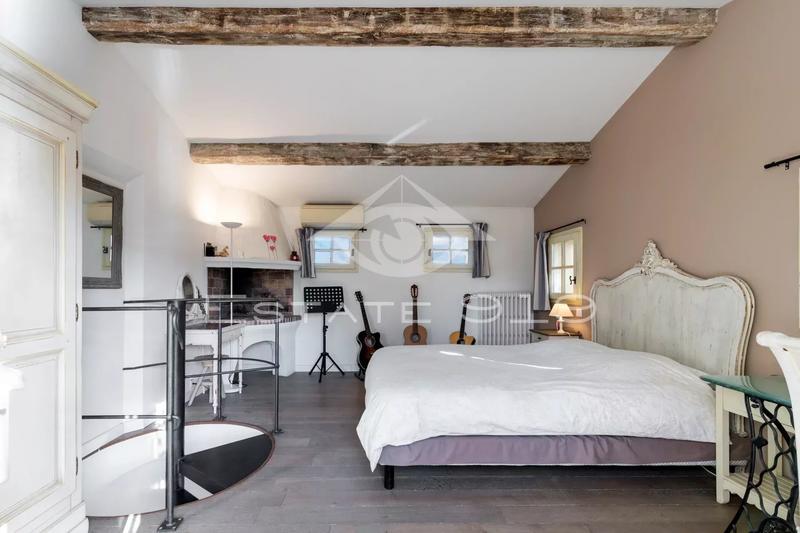 Villa - 188 m² - 7 pièces