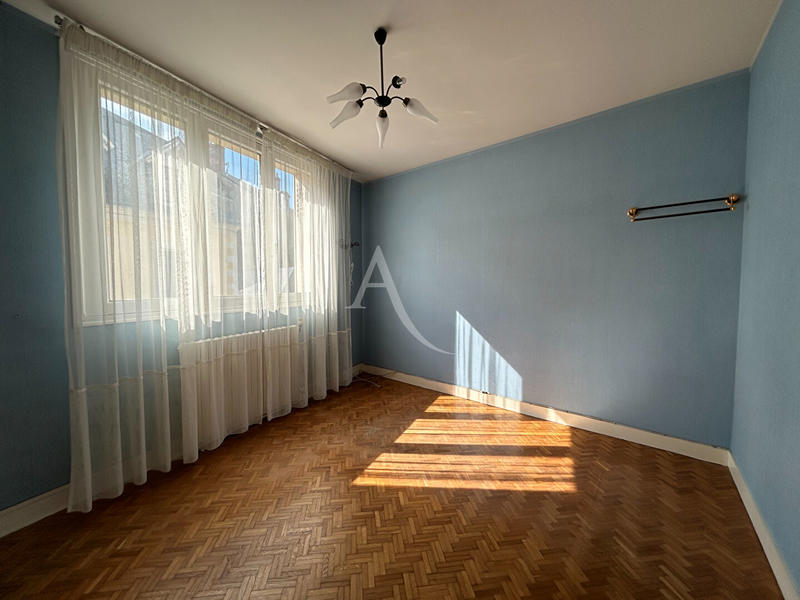 Maison - 210 m² - 7 pièces