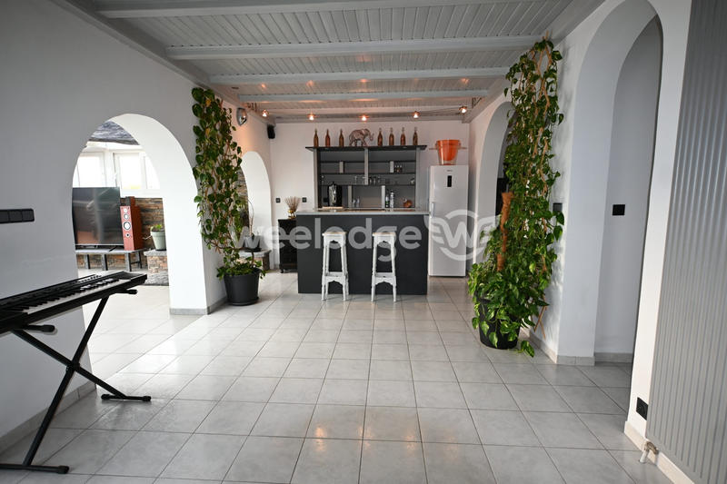 Maison - 182 m² - 7 pièces