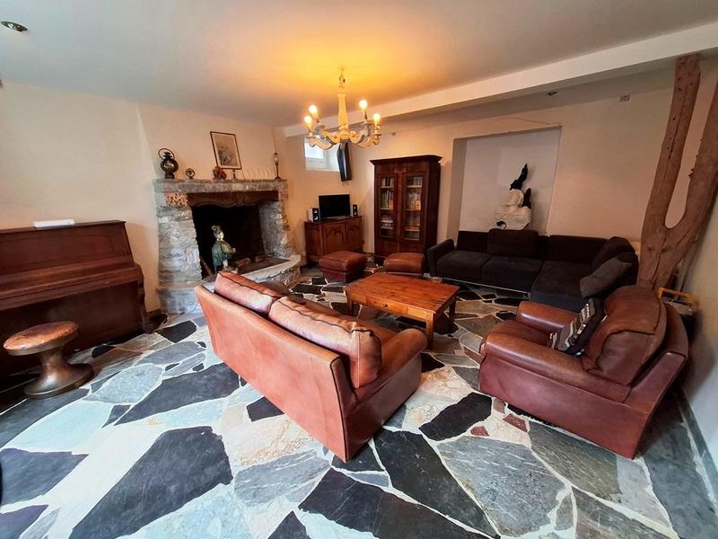 Maison - 203 m² - 6 pièces