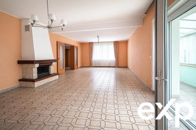 Maison traditionnelle - 121 m² - 6 pièces