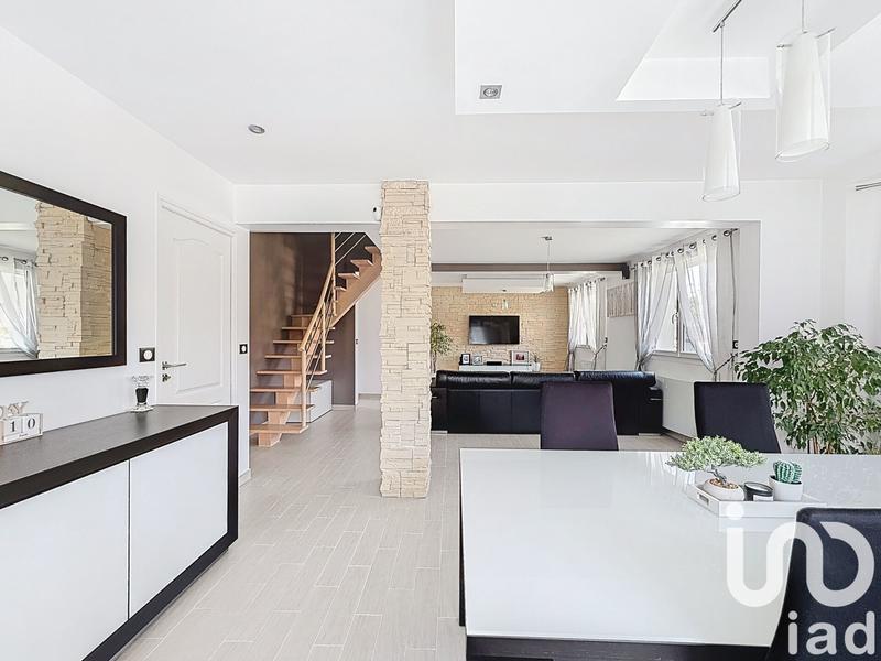 Maison - 191 m² - 6 pièces