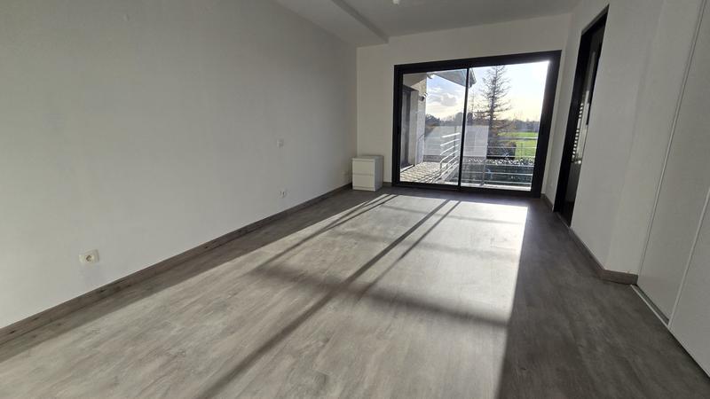 Maison contemporaine - 243 m² - 6 pièces