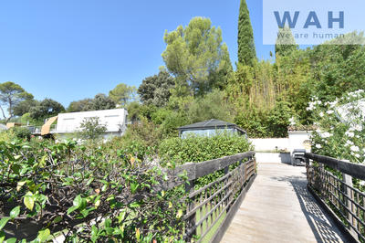 Maison - 233 m² - 10 pièces