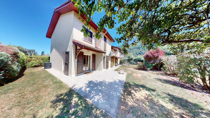 Maison - 98 m² - 5 pièces