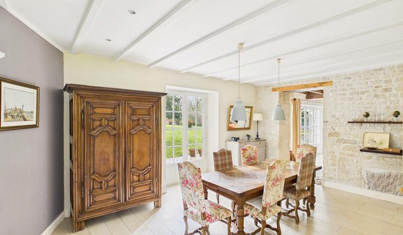 Maison - 335 m² - 10 pièces