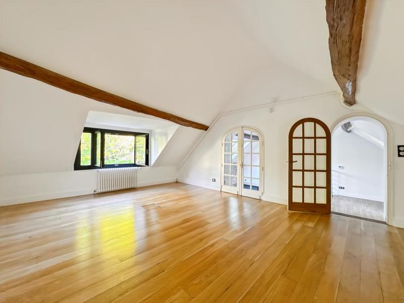 Maison - 200 m² - 6 pièces