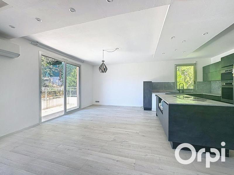 Appartement - 75 m² - 3 pièces