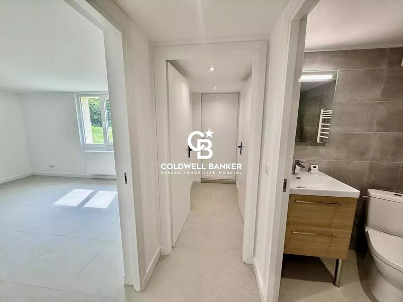 Maison - 220 m² - 7 pièces