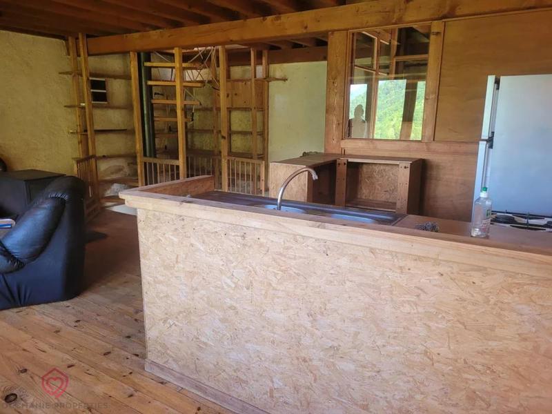 Maison en pierre - 78 m² - 3 pièces