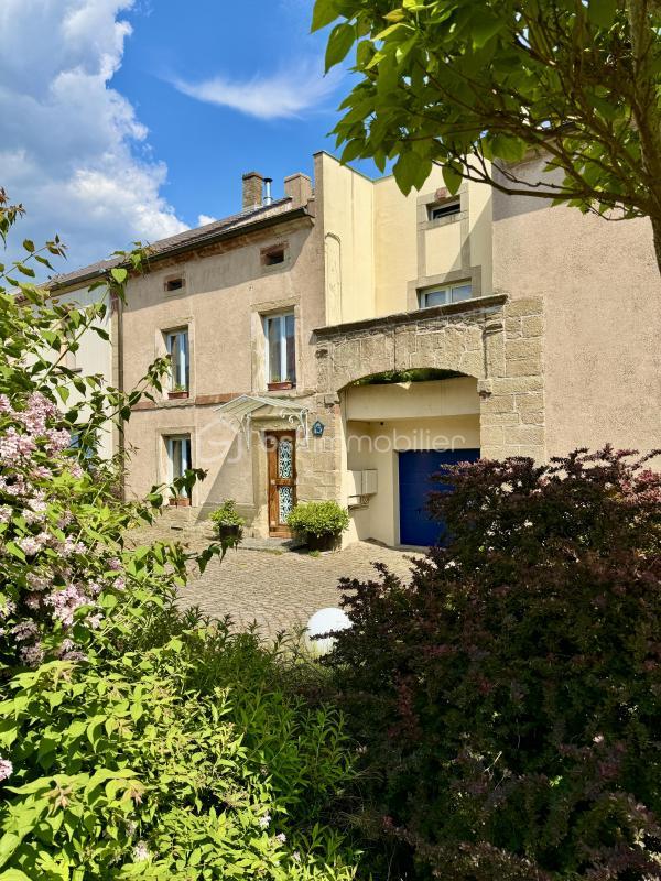 Maison de village - 260 m² - 13 pièces