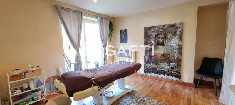 Maison - 237 m² - 8 pièces