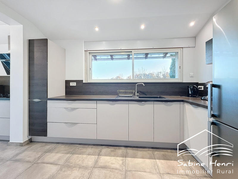 Maison - 354 m² - 10 pièces