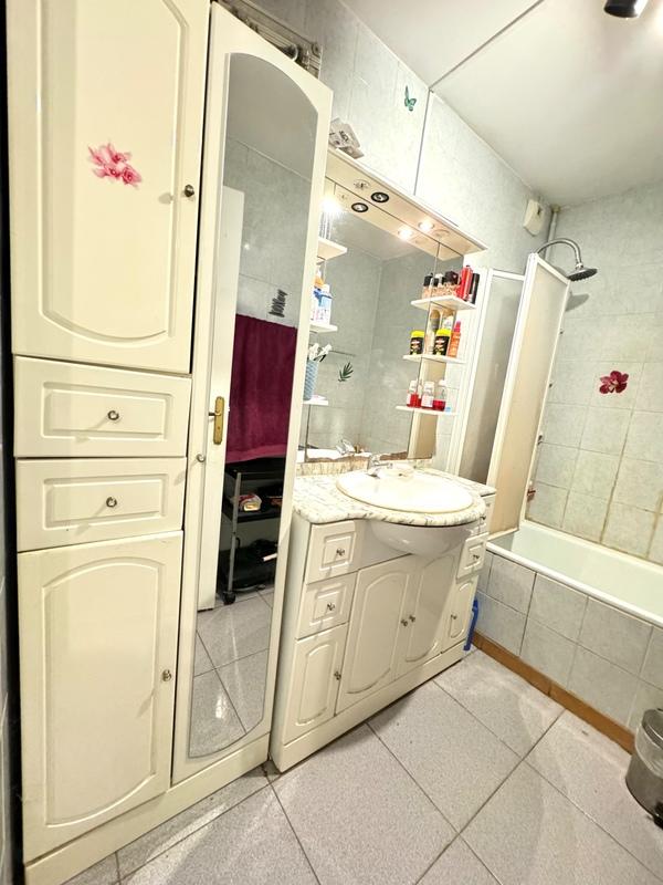 Appartement ancien - 87 m² - 5 pièces