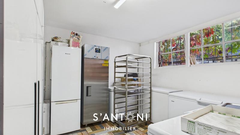 Fonds de commerce - 163 m²