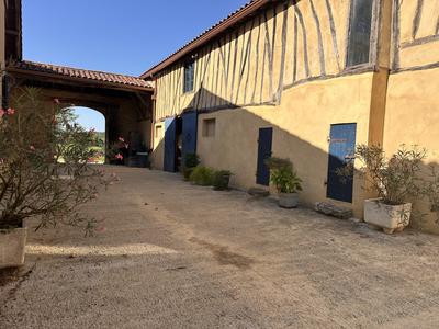 Maison - 375 m² - 17 pièces