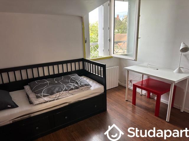 Chambre - 14 m² - 1 pièce