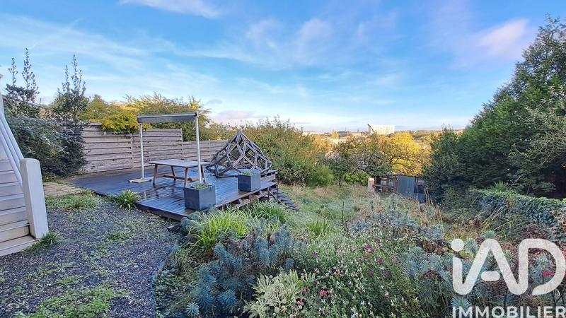 Maison de ville - 211 m² - 9 pièces