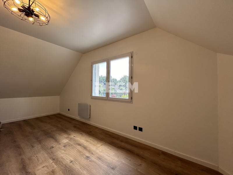 Maison - 205 m² - 7 pièces