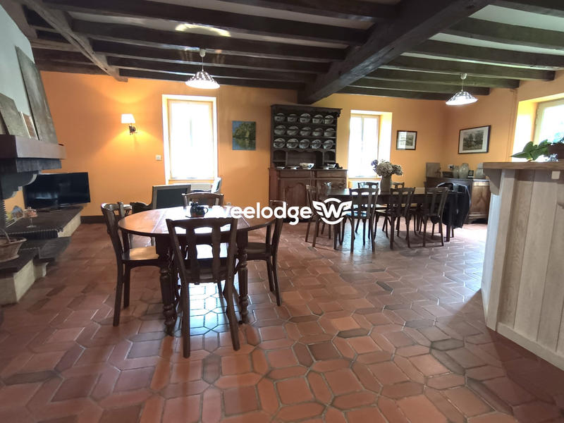 Maison - 392 m² - 15 pièces