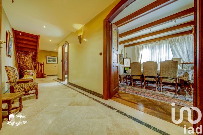 Maison - 444 m² - 12 pièces
