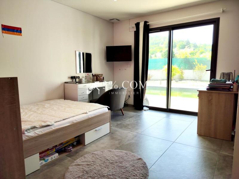 Villa - 200 m² - 7 pièces