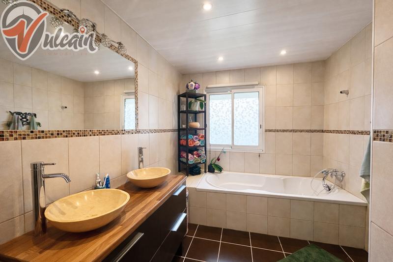 Maison - 171 m² - 5 pièces