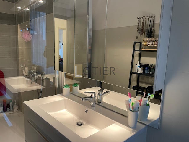 Appartement - 93 m² - 3 pièces