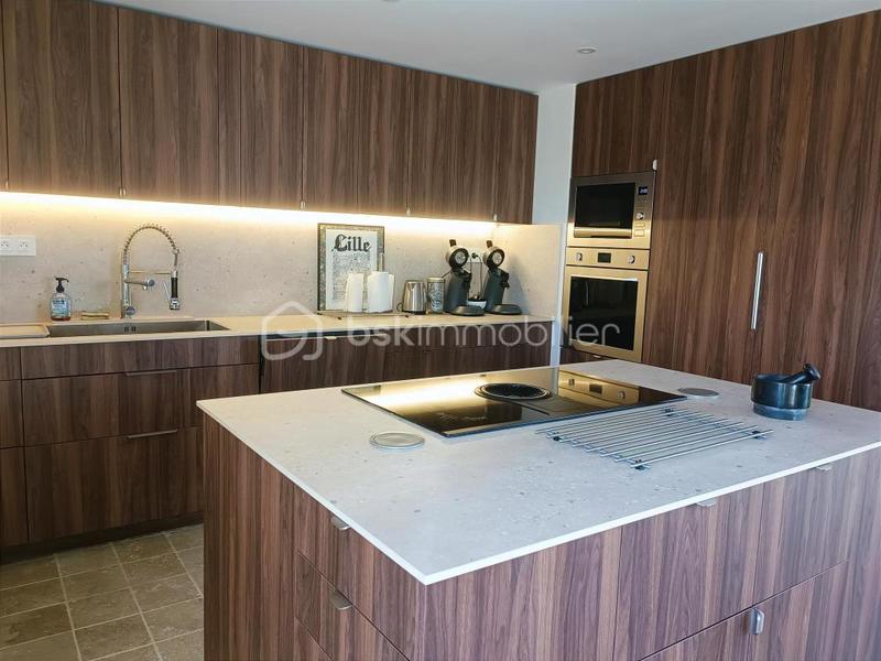 Château - 1 307 m² - 22 pièces