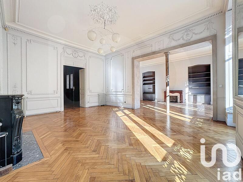 Appartement - 226 m² - 6 pièces