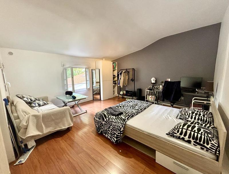 Immeuble - 140 m² - 8 pièces