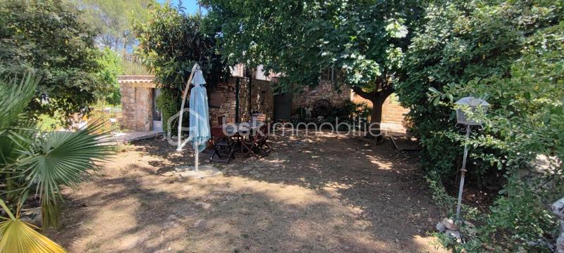 Propriété - 215 m² - 4 pièces