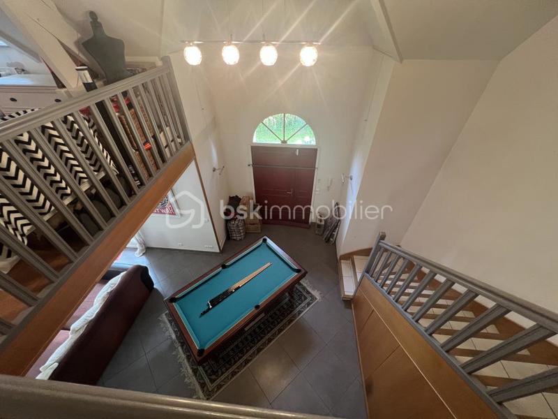 Demeure - 250 m² - 6 pièces