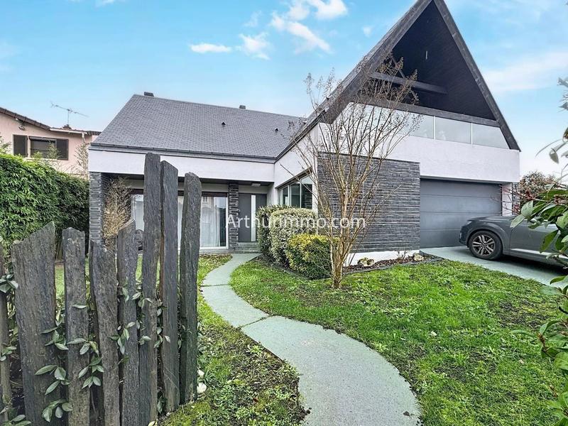 Maison - 226 m² - 8 pièces