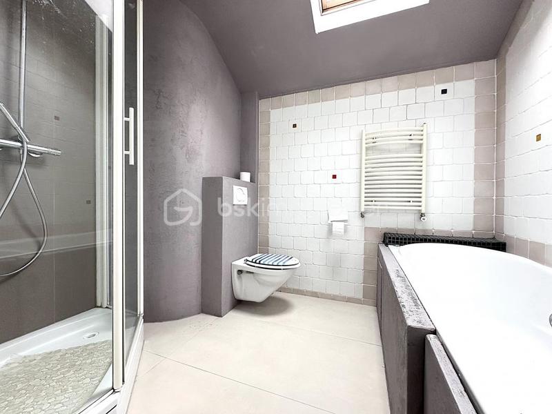 Maison - 265 m² - 8 pièces