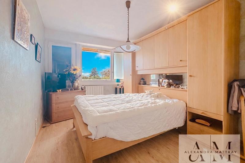 Appartement - 102 m² - 5 pièces