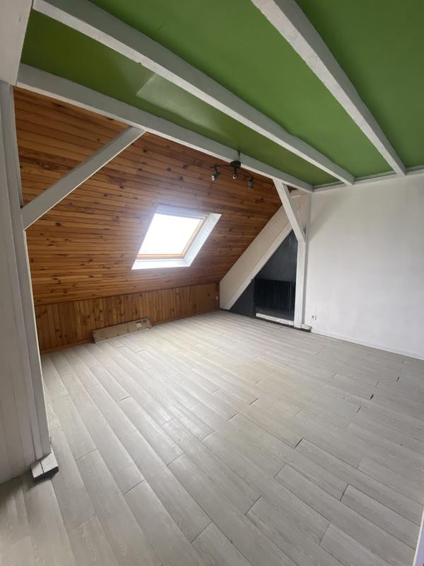 Maison - 207 m² - 9 pièces