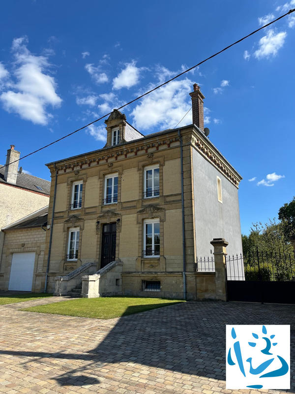 Maison - 180 m² - 5 pièces