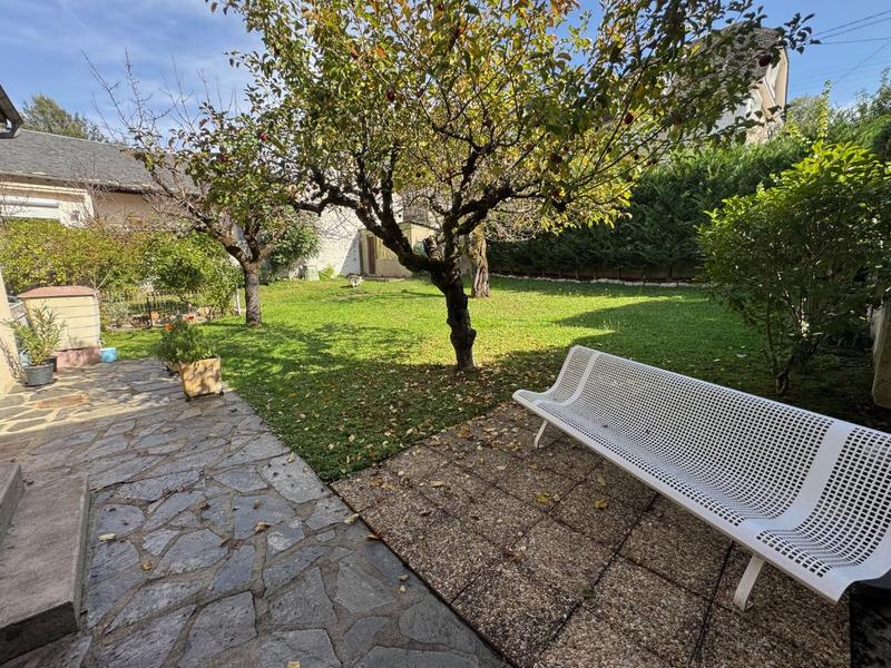 Propriété - 370 m² - 15 pièces