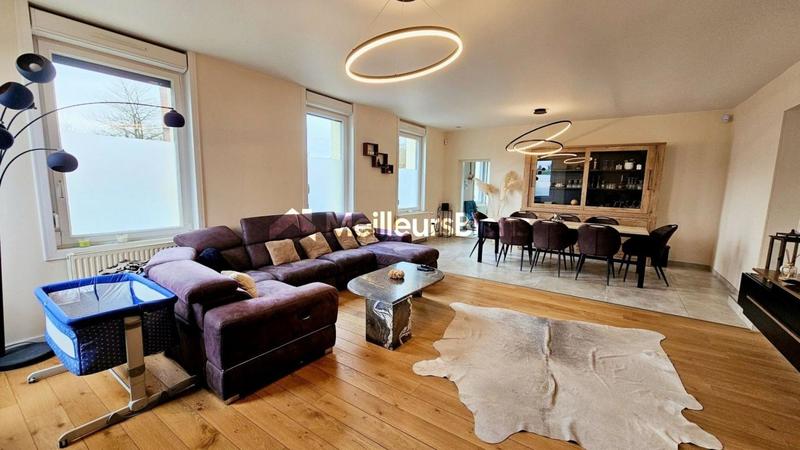 Maison - 204 m² - 7 pièces