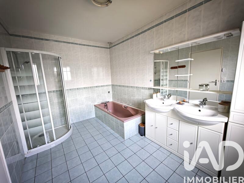 Maison - 123 m² - 6 pièces