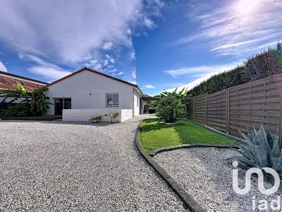 Maison - 200 m² - 5 pièces