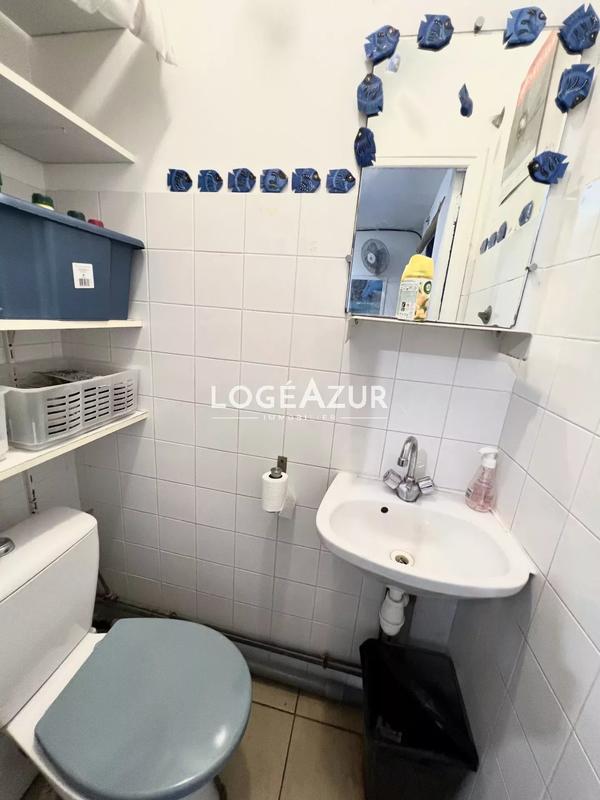 Local commercial - 30 m² - 2 pièces