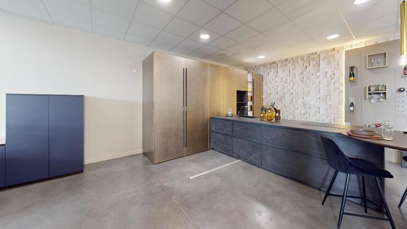 Local commercial - 255 m² - 1 pièce