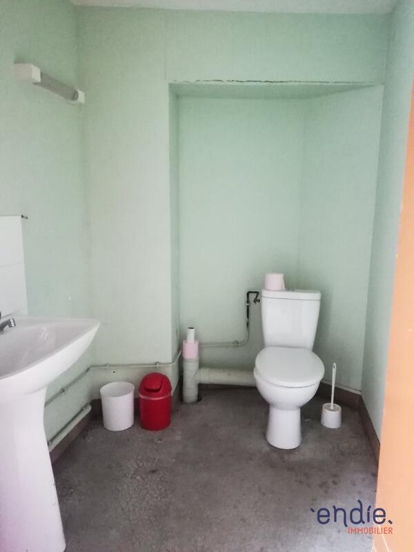 Maison - 220 m² - 2 pièces