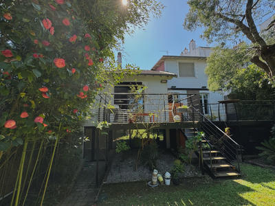 Maison - 253 m² - 10 pièces